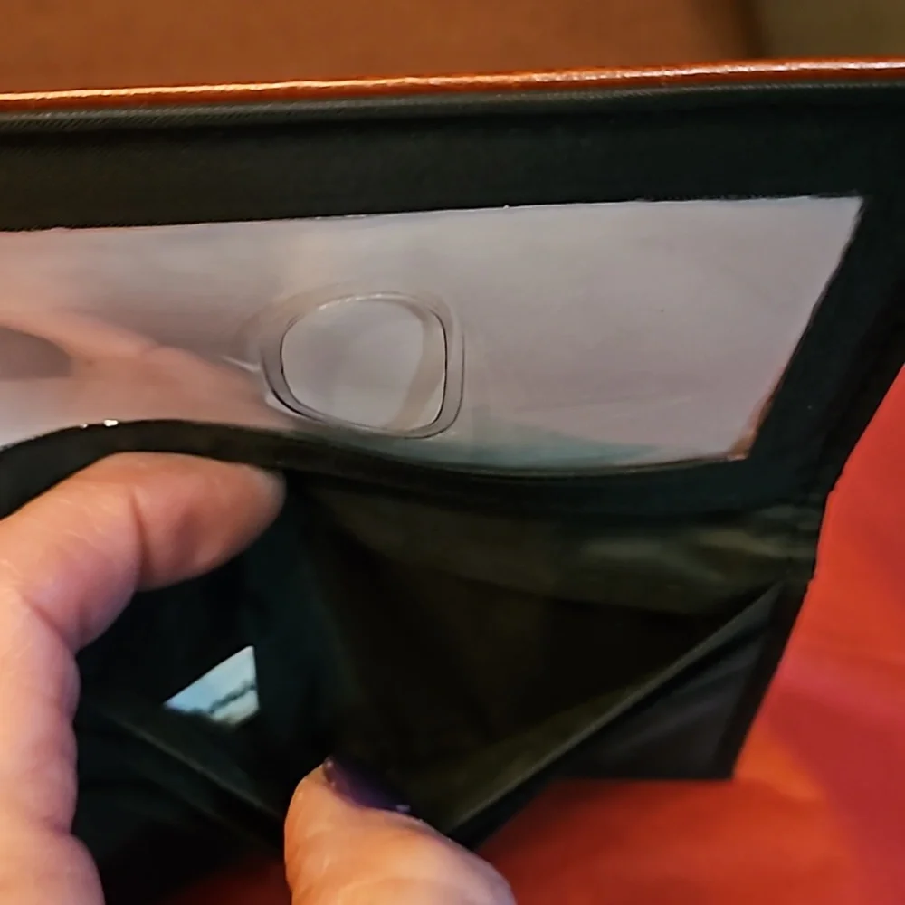 Mens Wallets - Picture 4 of 5